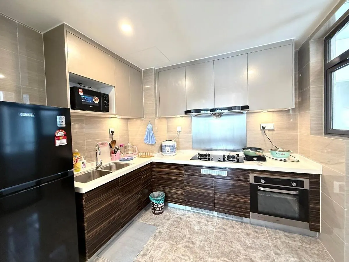 Rnf Its Region Rose Dual Key Apartment Johor Bahru 0*,